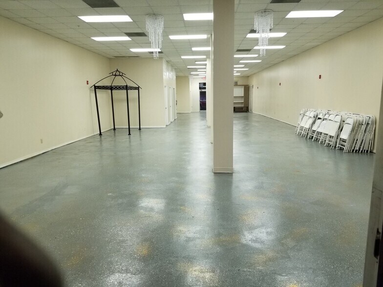 6972 Main St, Lithonia, GA à vendre - Photo de l’immeuble – Image 3 sur 29