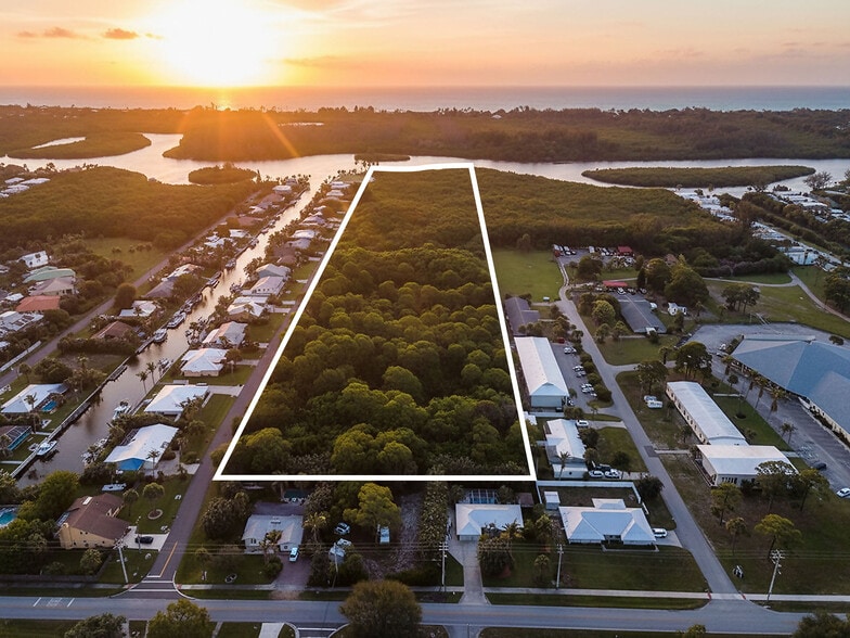 Unassigned Southeast Delafield Street, Hobe Sound, FL à vendre - Aérien – Image 2 sur 21