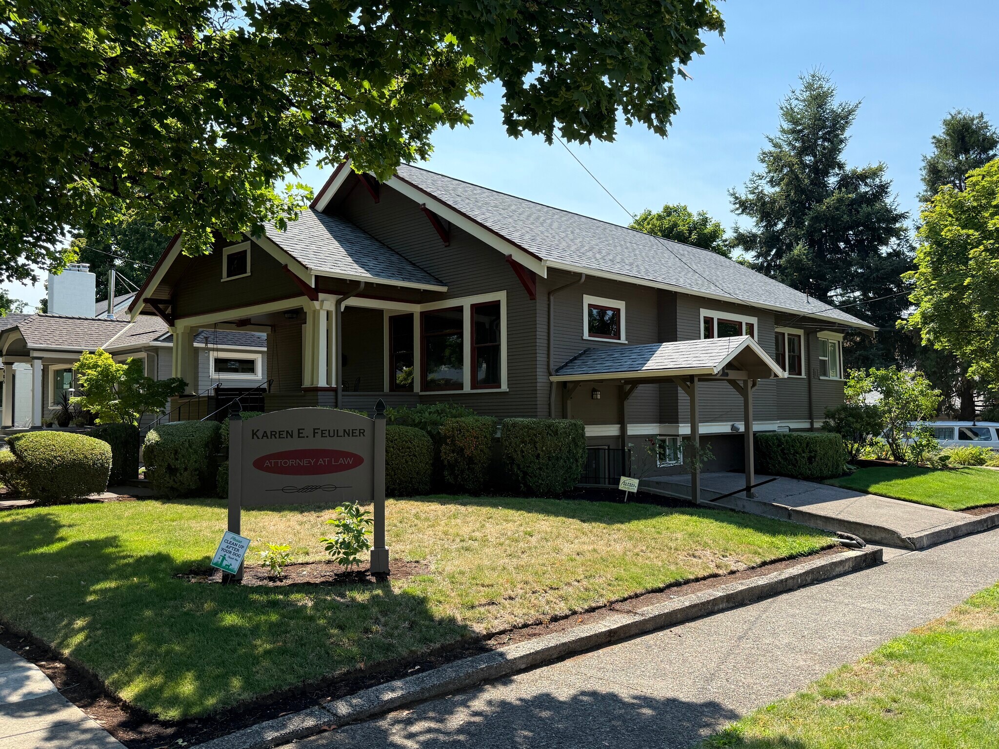 401 E McLoughlin Blvd, Vancouver, WA à vendre Photo de l’immeuble– Image 1 sur 11