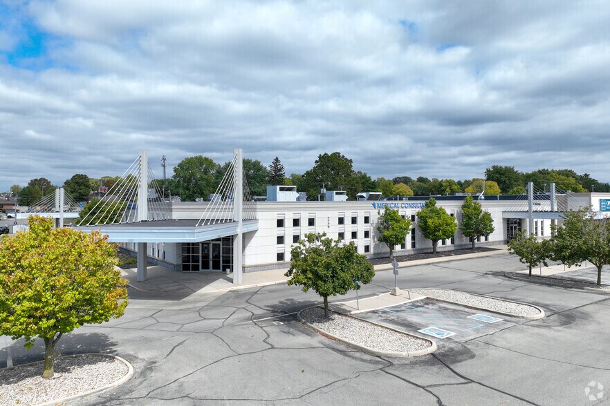 800 S Tillotson Ave, Muncie, IN à louer - Photo de l’immeuble – Image 2 sur 22