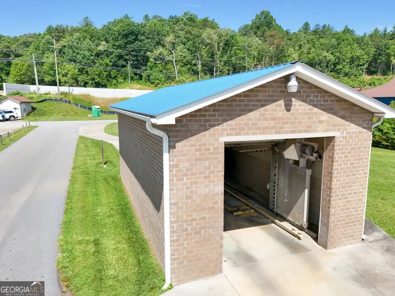 36 Royalty Ln, Dillard, GA à vendre - Photo de l’immeuble – Image 3 sur 15