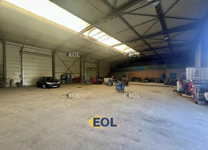 Industriel/Logistique dans Compans à louer - Photo de l’immeuble – Image 2 sur 9