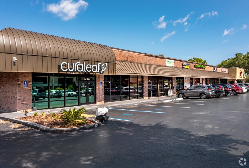 5921 4th St N, Saint Petersburg, FL à louer - Photo principale – Image 1 sur 11