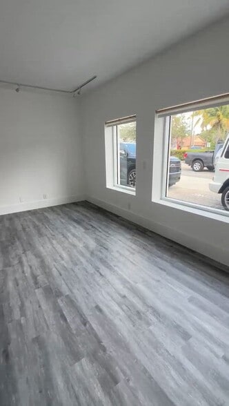 198 NE 6th Ave, Delray Beach, FL à louer - Vidéo sur l’annonce professionnelle – Image 2 sur 11