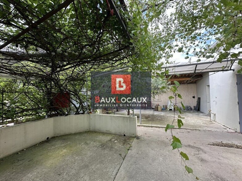Local commercial dans Le Pontet à louer - Photo de l’immeuble – Image 3 sur 10