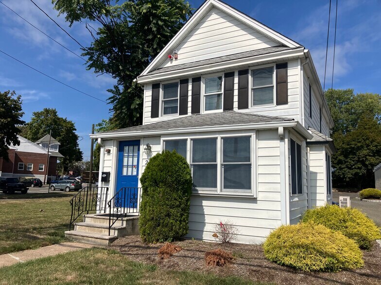 218 Franklin Ave, Midland Park, NJ à louer - Photo de l’immeuble – Image 2 sur 6