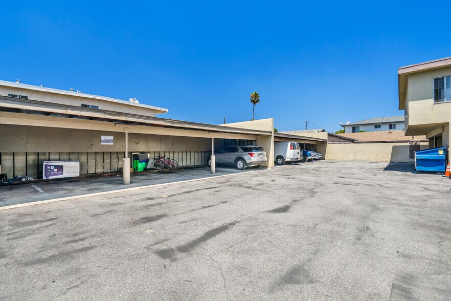 327 Stepney St, Inglewood, CA à vendre - Photo de l’immeuble – Image 3 sur 12