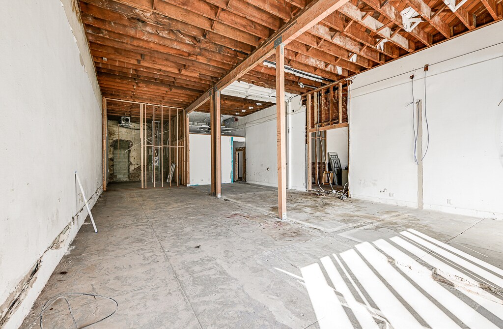 4905-4913 Clinton St, Los Angeles, CA à louer Photo principale– Image 1 sur 19