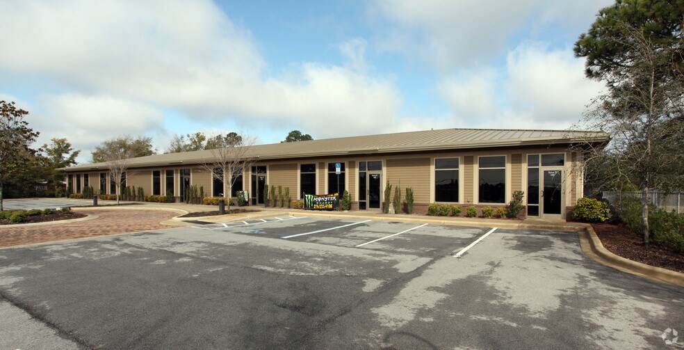 403 Hollywood Blvd NW, Fort Walton Beach, FL à louer - Photo principale – Image 1 sur 10