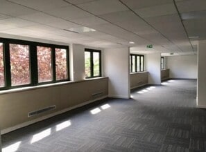 20 Ter Rue De Bezons, Courbevoie à louer Photo intérieure– Image 1 sur 4