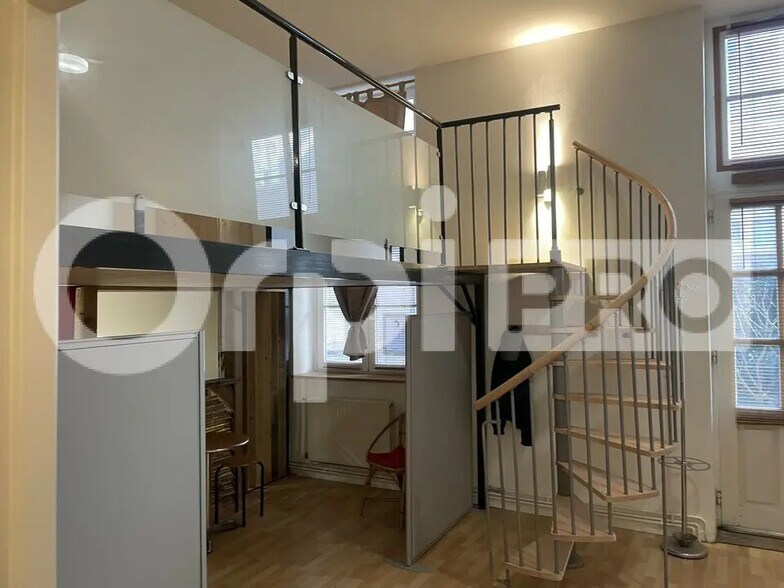 Bureau dans Villefranche-Sur-Saône à louer - Photo de l’immeuble – Image 2 sur 4