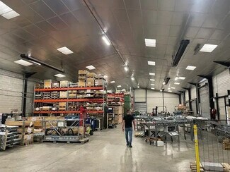 Plus de détails pour Local d'activités à louer