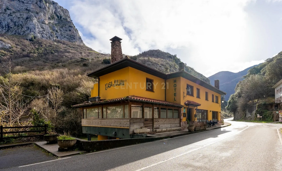 Hotel-Restaurante Casa Julián portefeuille de 2 biens à vendre sur LoopNet.fr - Photo de l’immeuble – Image 3 sur 40