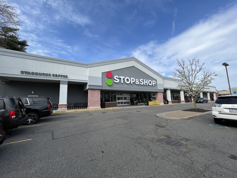905-951 Atlantic Ave, Baldwin, NY à louer - Photo de l’immeuble – Image 2 sur 6