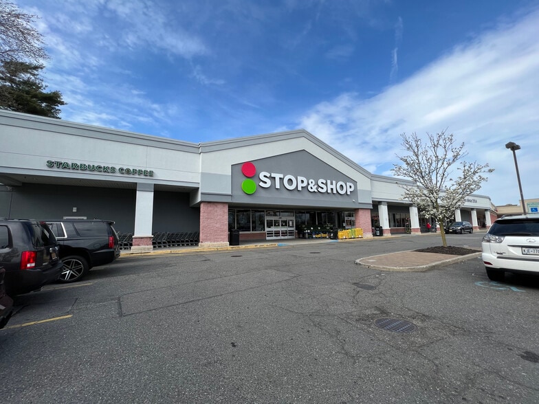 905-951 Atlantic Ave, Baldwin, NY à louer - Photo de l’immeuble – Image 3 sur 6