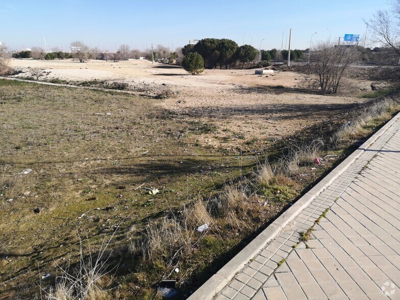 Calle de la Pirotécnia, 76, Madrid, Madrid à vendre - Photo de l’immeuble – Image 3 sur 4