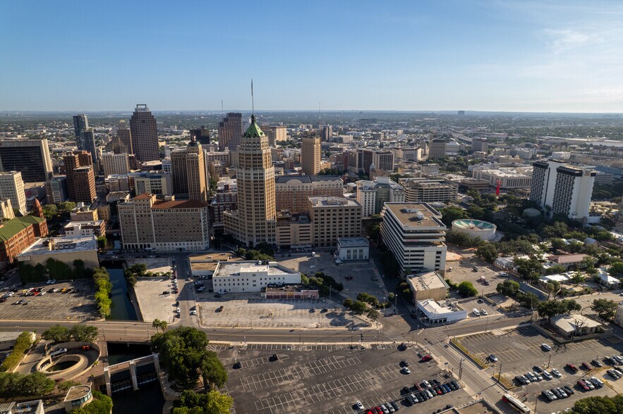 425-427 S Saint Marys St, San Antonio, TX à vendre - Photo de l’immeuble – Image 3 sur 31