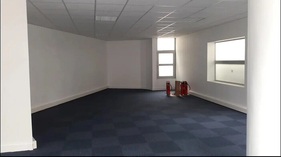 Bureau dans Saint-Ouen-Sur-Seine à louer - Photo de l’immeuble – Image 3 sur 11