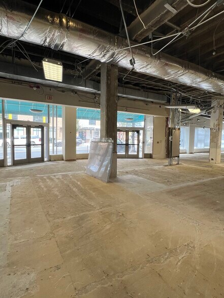 500 W Fourth St, Winston-Salem, NC à louer - Photo de l’immeuble – Image 2 sur 21