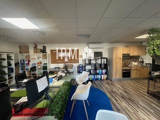 Plus de détails pour Local d’activités à vendre