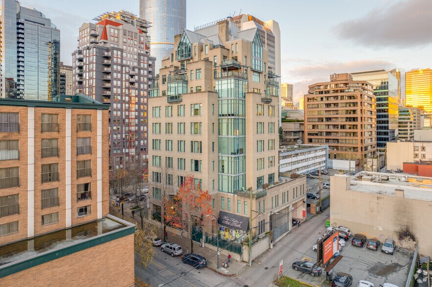 1080 Howe St, Vancouver, BC à louer - Photo de l’immeuble – Image 1 sur 6