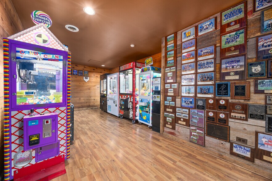 856 Pyott Rd, Crystal Lake, IL à vendre - Photo intérieure – Image 2 sur 11