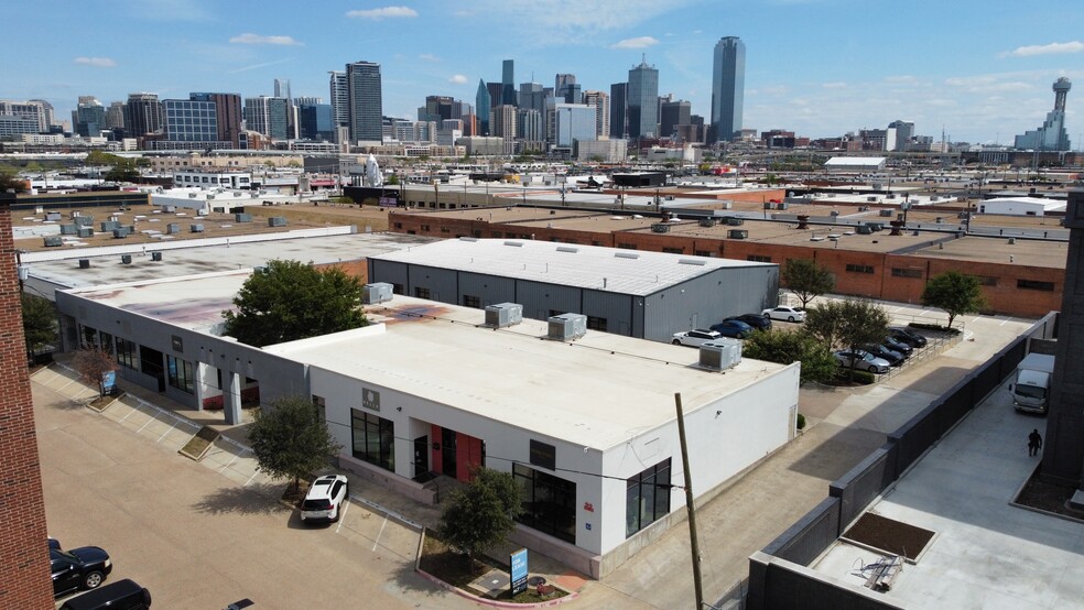 126 Glass St, Dallas, TX à louer - Photo de l’immeuble – Image 3 sur 6