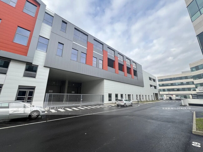 Plus de détails pour Local d'activités à louer