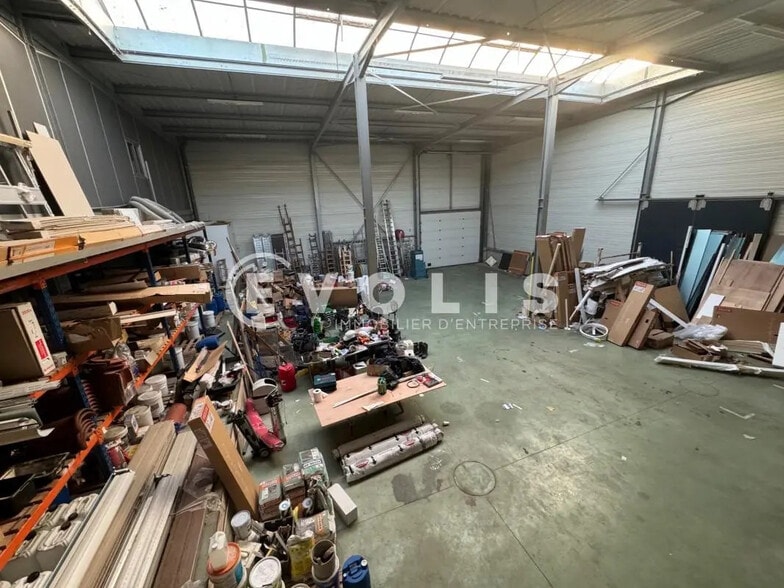 Local d’activités dans Saleux à louer - Photo de l’immeuble – Image 1 sur 2