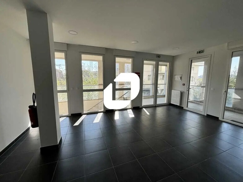 Bureau dans Bordeaux à louer - Photo de l’immeuble – Image 3 sur 8