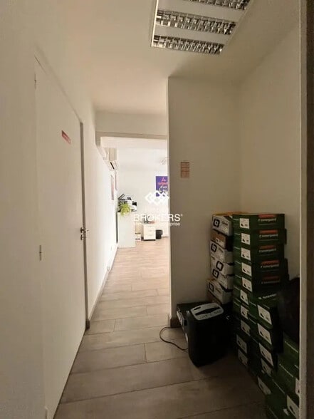 Local commercial dans Rezé à louer - Photo intérieure – Image 2 sur 10