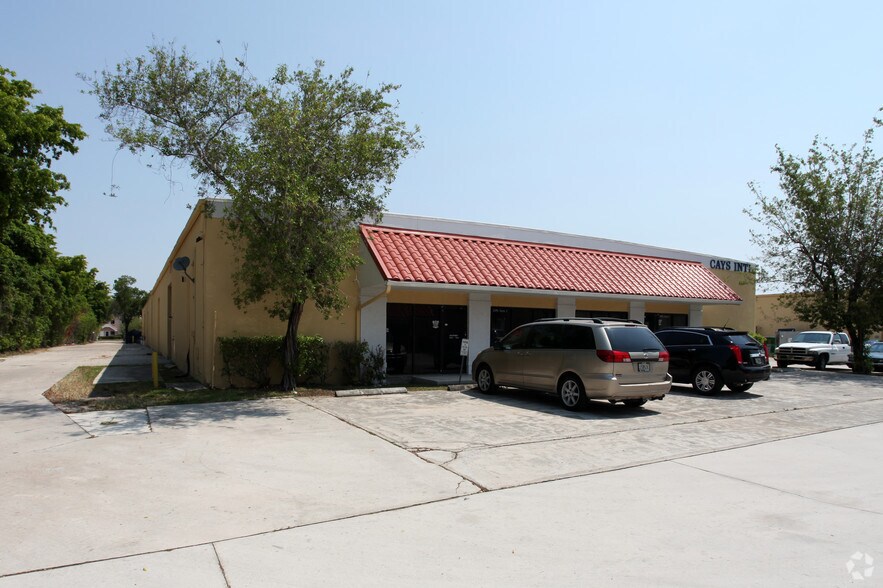 2075 N Powerline Rd, Pompano Beach, FL à louer - Photo de l’immeuble – Image 3 sur 18