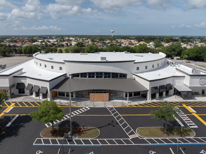 10175 Tamiami Trl, Punta Gorda, FL à louer - Photo de l’immeuble – Image 3 sur 27