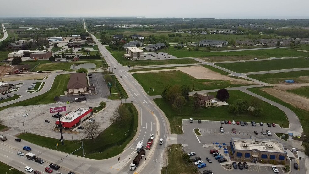 4305 N 40th St, Sheboygan, WI à louer - Photo de l’immeuble – Image 2 sur 22