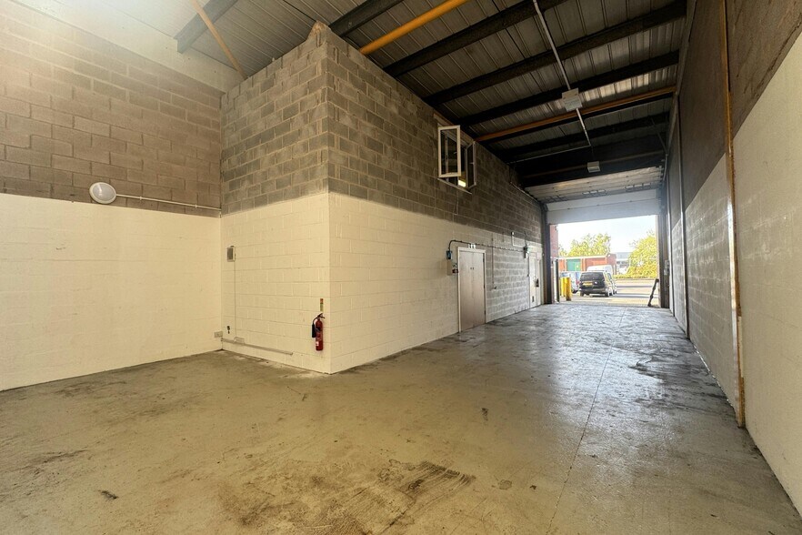 Birmingham Airport, Birmingham à louer - Photo de l’immeuble – Image 3 sur 7