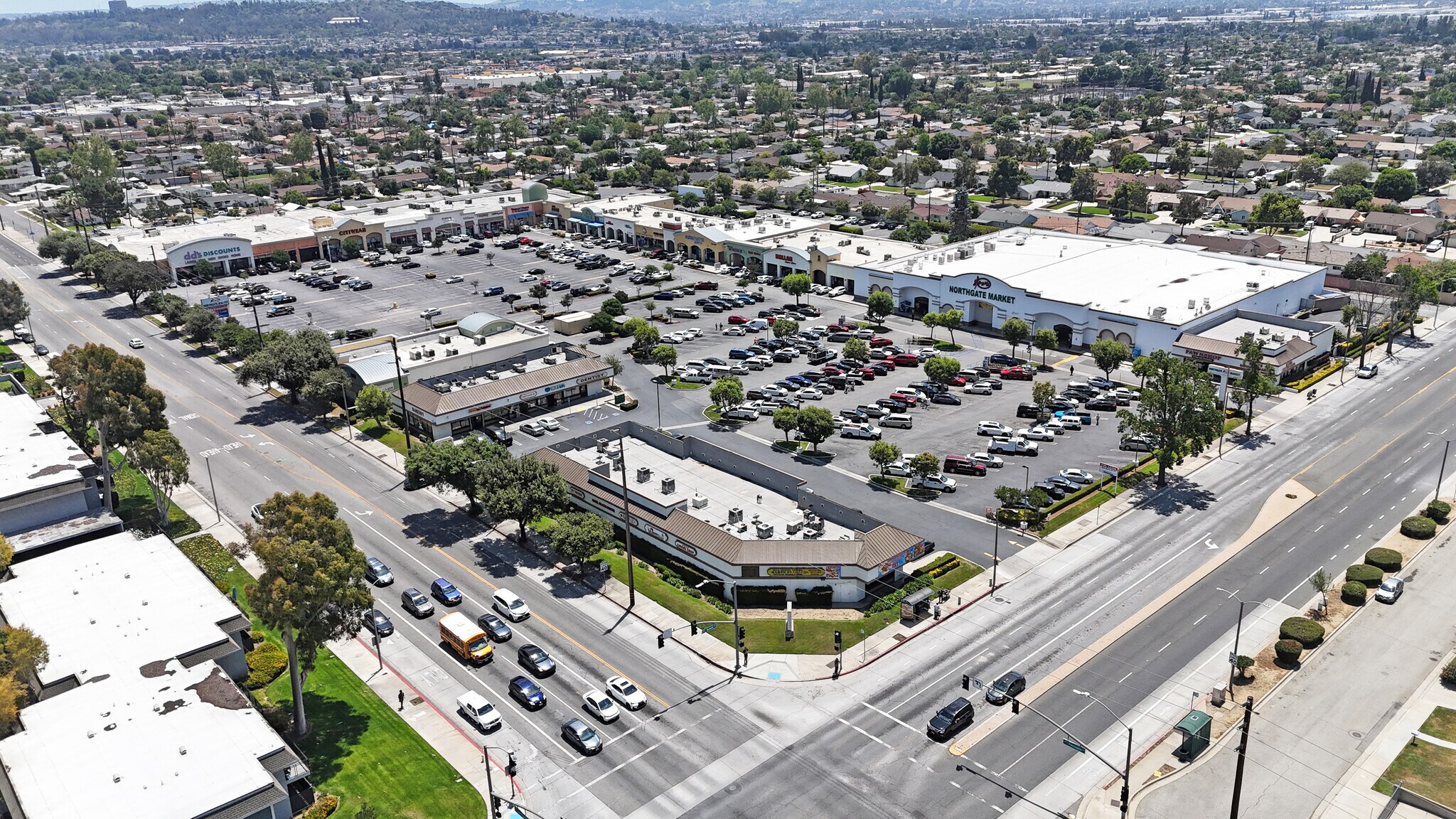 1200-1314 W Francisquito Ave, West Covina, CA à louer Photo de l’immeuble– Image 1 sur 10