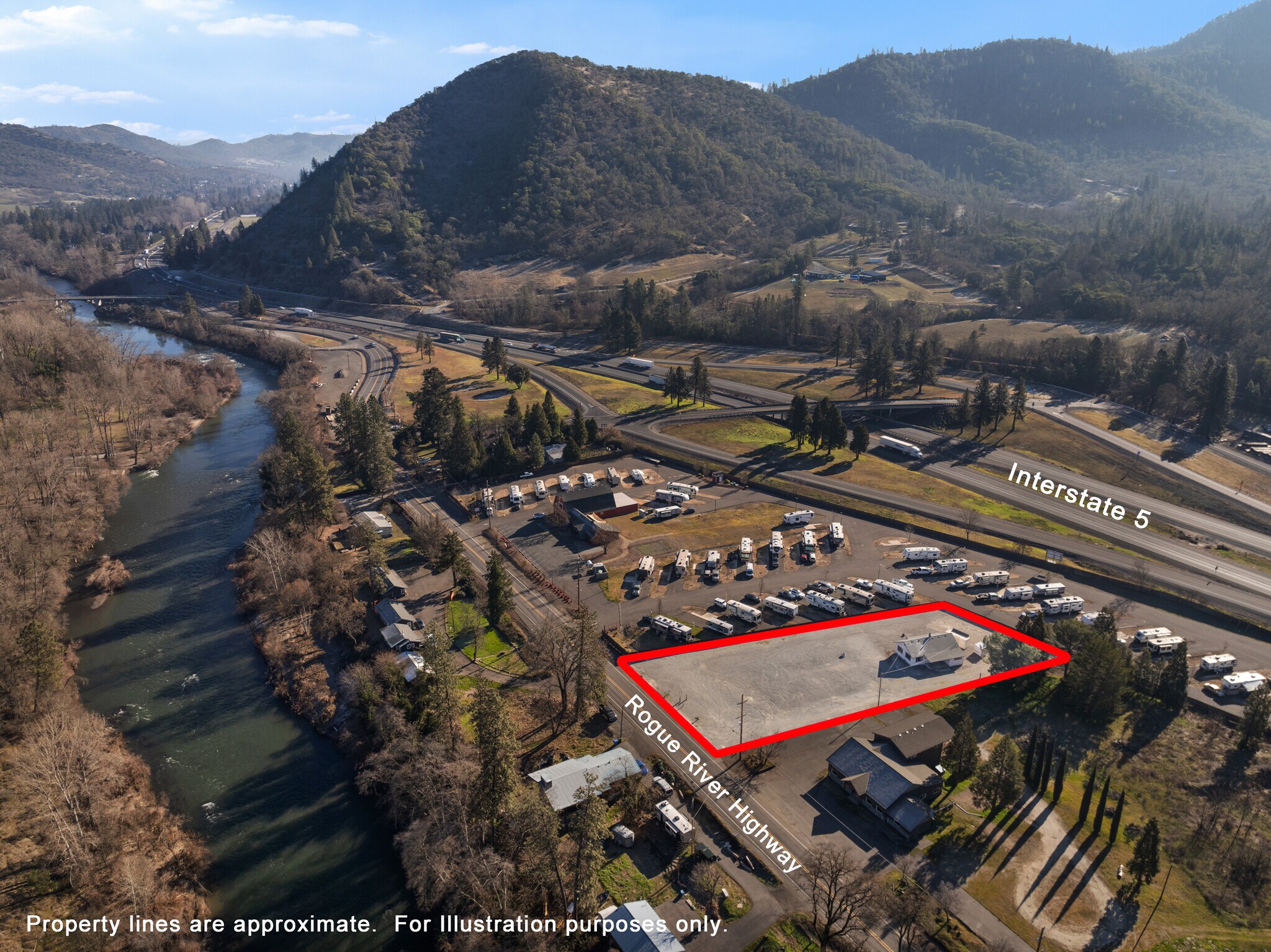 175 Rogue River Hwy, Gold Hill, OR à vendre Photo principale– Image 1 sur 21