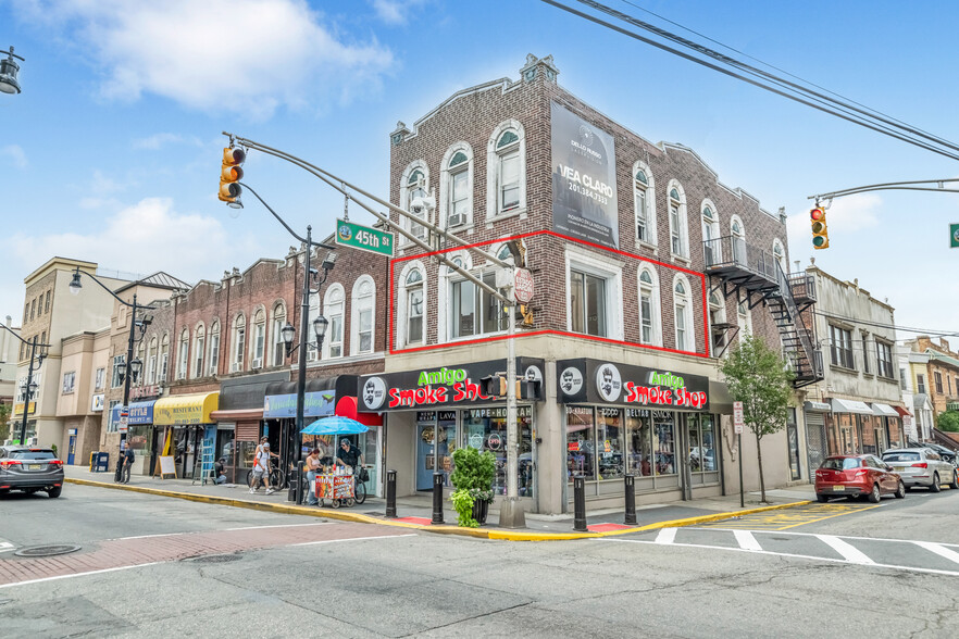 4419 Bergenline Ave, Union City, NJ à louer - Photo de l’immeuble – Image 2 sur 8