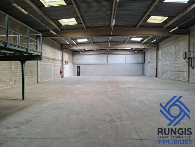 Plus de détails pour Industriel/Logistique à louer