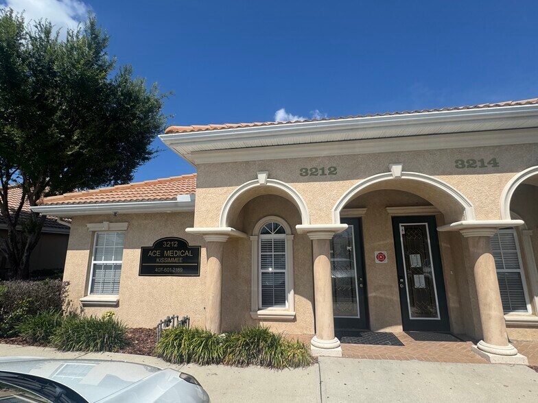 3212-3214 Hillsdale Ln, Kissimmee, FL à louer - Photo de l’immeuble – Image 3 sur 13
