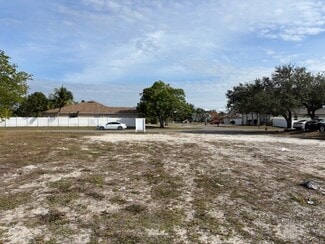 Plus de détails pour 2718 Santa Barbara Place Pl, Cape Coral, FL - Terrain à vendre