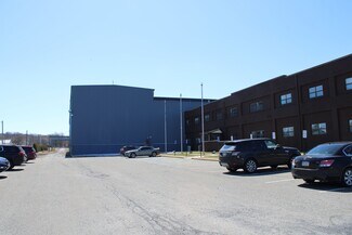 Plus de détails pour 101 Carleton Ave, Hazleton, PA - Industriel/Logistique à vendre