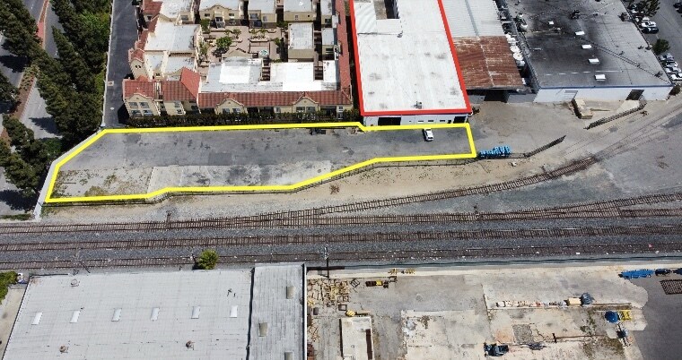 7734 Alondra Blvd, Paramount, CA à louer - Photo de l’immeuble – Image 3 sur 9