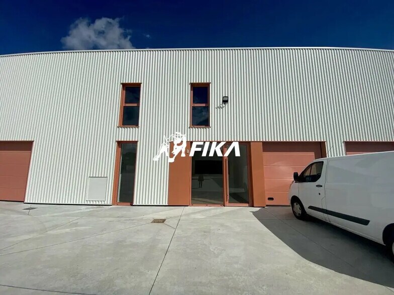 Local d’activités dans Mondouzil à louer - Photo de l’immeuble – Image 3 sur 7