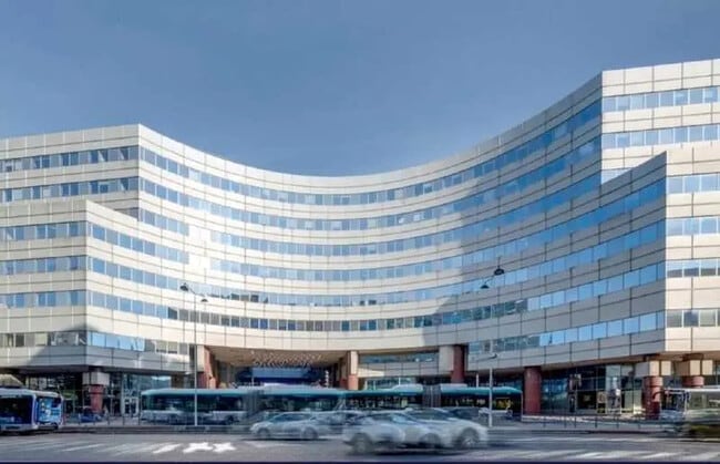 Plus de détails pour 7-11 Place Des Cinq Martyrs Du Lycée Buffon, Paris - Bureau à louer