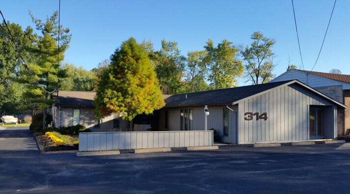 314 Churchill Hubbard Rd, Youngstown, OH à vendre - Photo de l’immeuble – Image 1 sur 5
