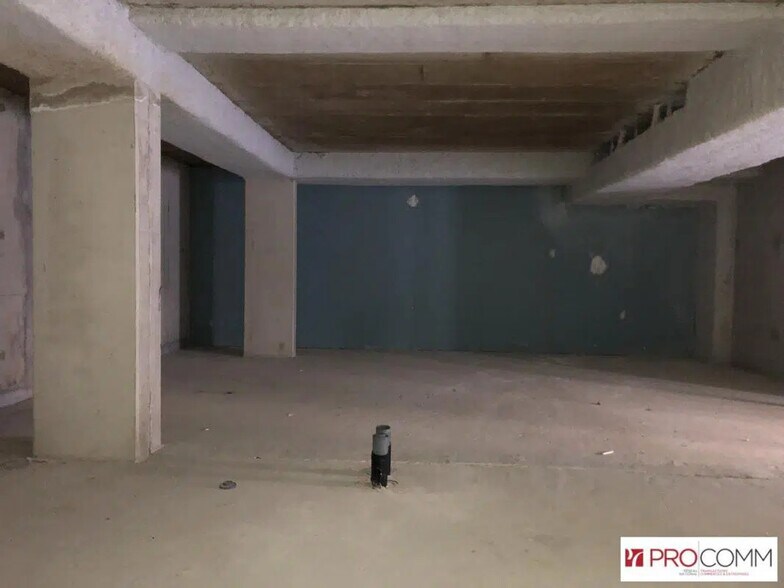 Local d’activités dans Ivry-sur-Seine à louer - Photo de l’immeuble – Image 1 sur 7