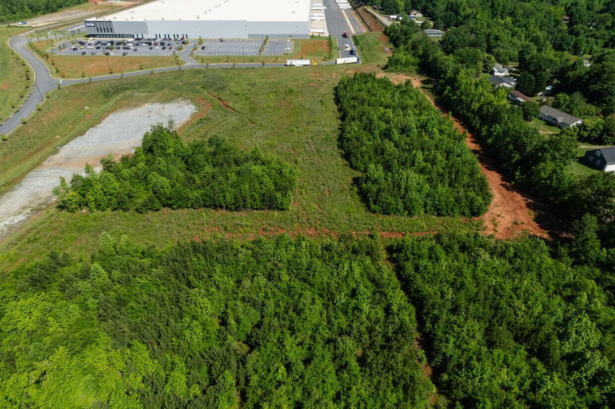 741 Distribution Way, Wellford, SC à vendre Photo principale– Image 1 sur 3