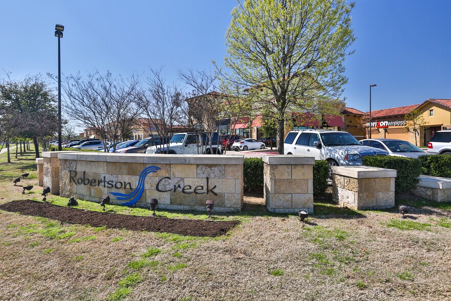6163 Long Prairie Rd, Flower Mound, TX à louer - Photo de l’immeuble – Image 3 sur 17