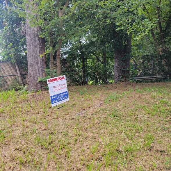 1210 Bolton Rd NW, Atlanta, GA à vendre - Photo de l’immeuble – Image 3 sur 5
